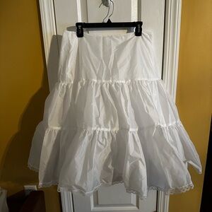 David’s Bridal Plus Size 14W Tea Length Pouf Slip NWT